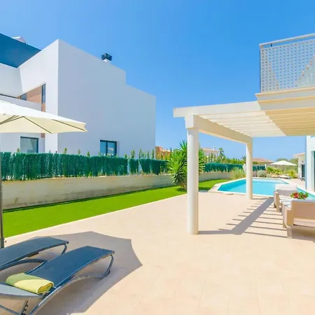 Villa La Primera *